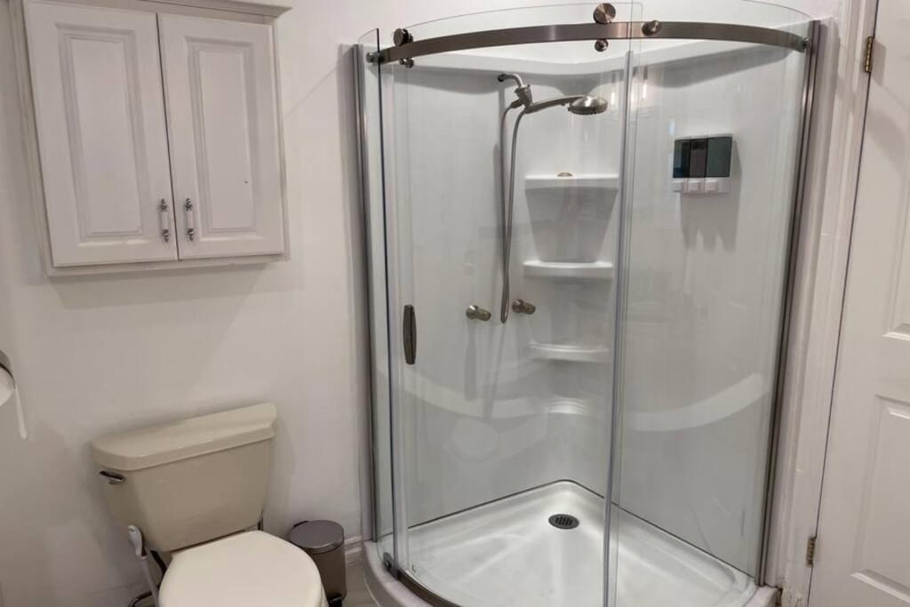 3 Bedroom Beverly Hills House *